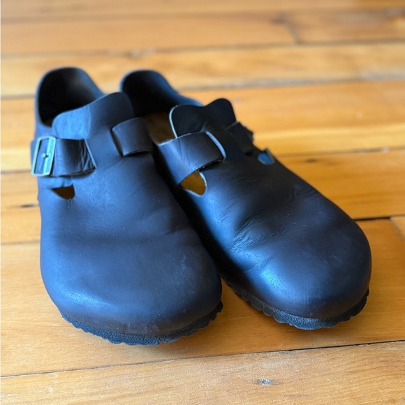 Black Birkenstock Buckle Slip-On Shoes - Picture 2 of 10